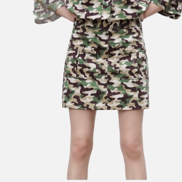 Zara  Mini Skort Small NEW Camouflage - Picture 1 of 9